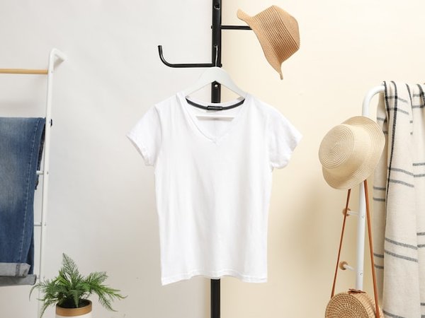 Comment se créer un dressing capsule, minimaliste et efficace avec des pièces polyvalentes et intemporelles ?